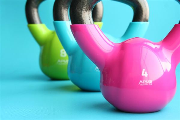 Styrk din hjemmetræning med en kettlebell på 16 kg